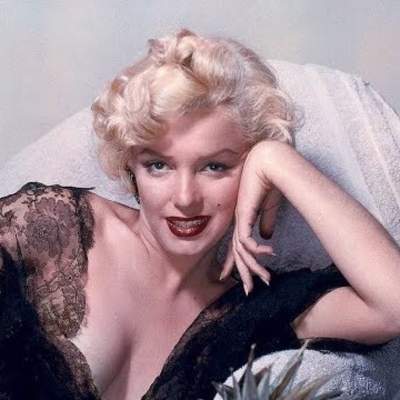 "I don't mind living in a man's world..." - Picture 3 of 3